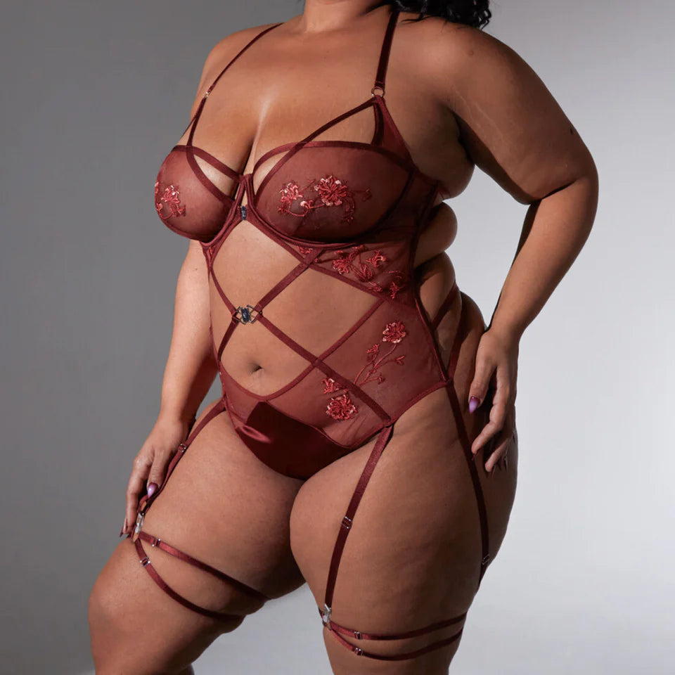 Strapped in Thigh Garters 1X-3X - Burgundy