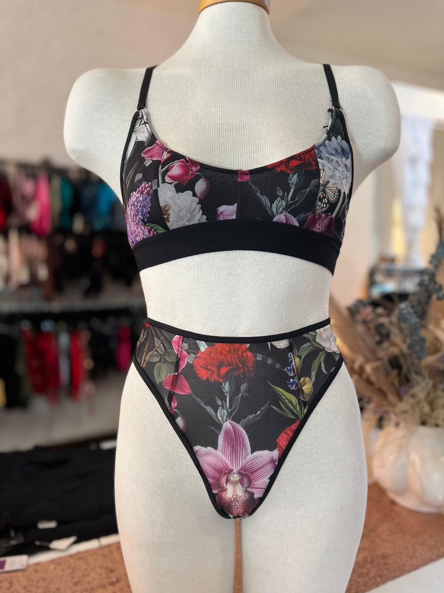 Mesh Thong - Garden of Eden - Black