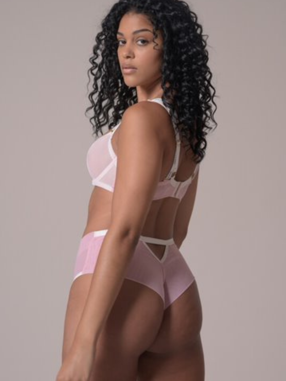 Leia Elle Brazilian - Pink