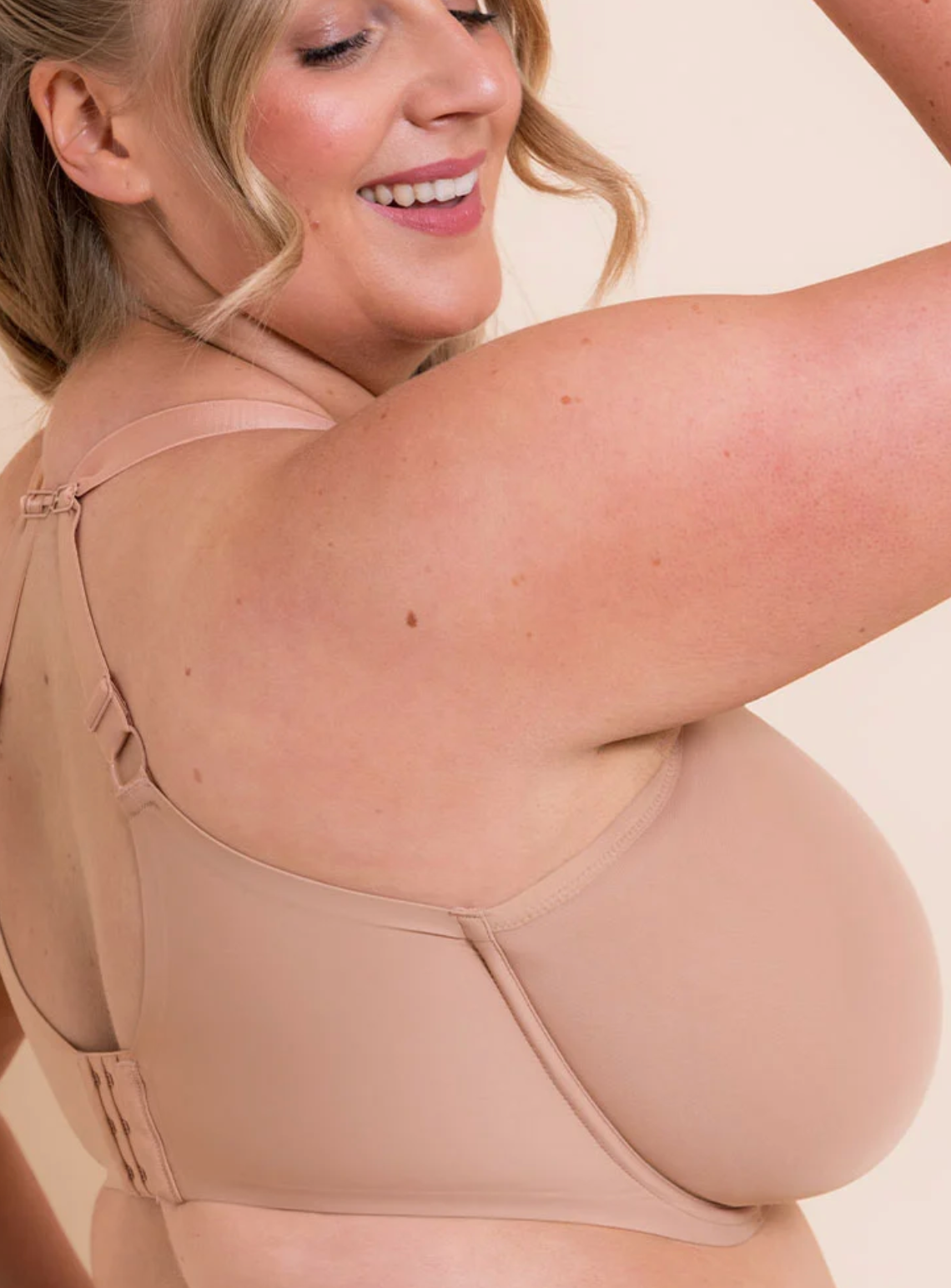 Smoothie Spacer Plunge T-shirt Bra - Latte / Nude