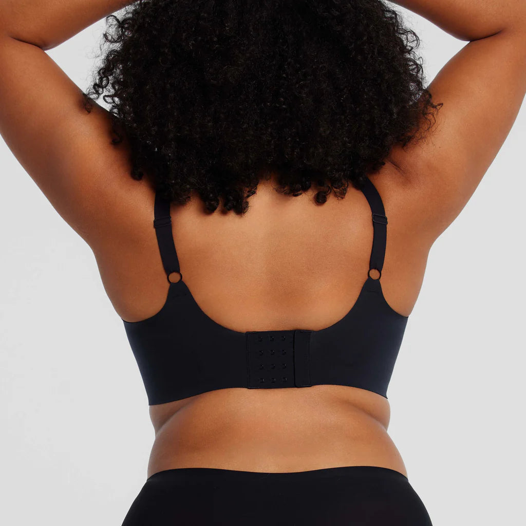 seamless, moisture-wicking bra