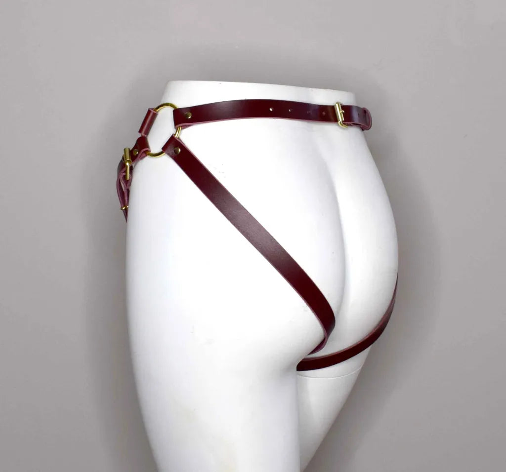 Vanya Convertible Simple Leather Harness - Burgundy