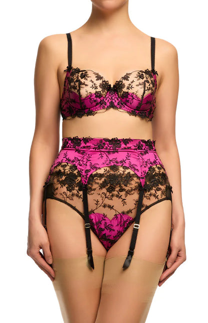 Victresse - Black Fuchsia