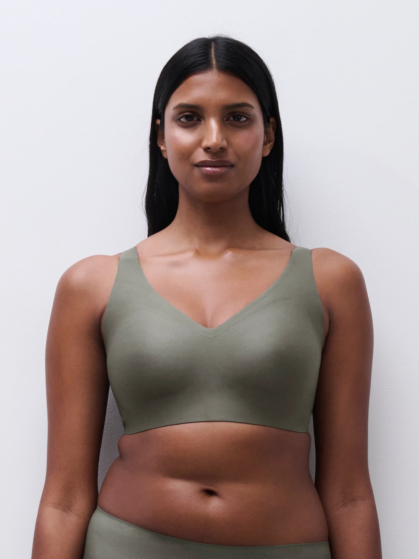 Softstretch Power V-Neck Wireless Support Bra - Vert Argile Green